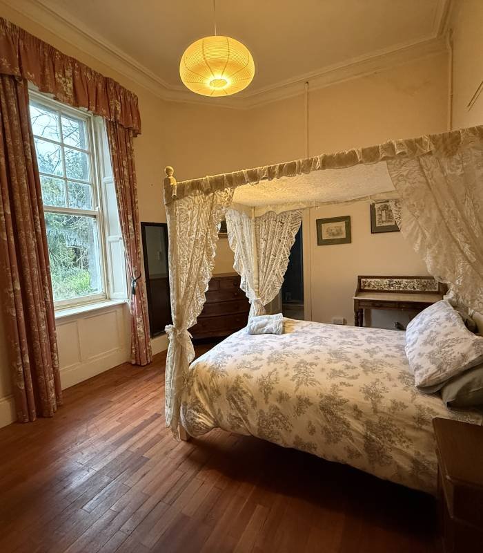 Garden Room with river views